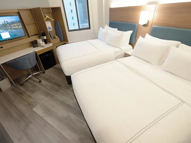 Premium, Queen Bed, Even Hotels Long Island City New York 2/10