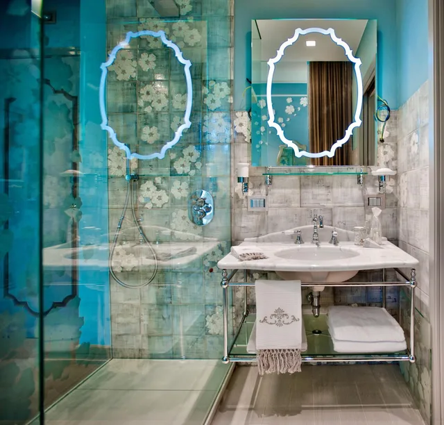 غرفة تنفيذية بسرير كوين، Chateau Monfort 5/6