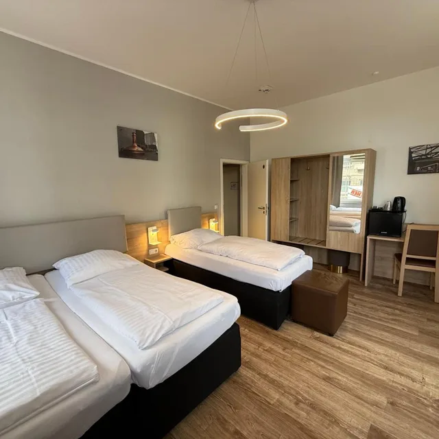 غرفة قياسية ثلاثية، Central Hotel Duisburg 2/8