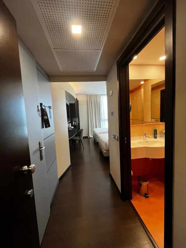 غرفة متصلة عائلية بسرير كينج وسريرين منفصلين، DoubleTree by Hilton Milan Malpensa 4/4