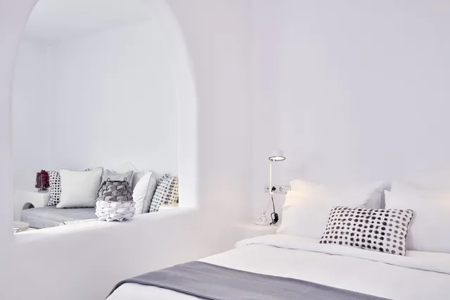 جناح بسرير كوين، Cliff Side Suites Hotel 1/5