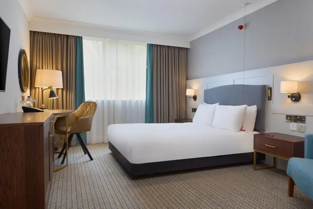 Room, King Bed, Queen Bed, Accessible, DoubleTree by Hilton St Anne's Manor 2/10