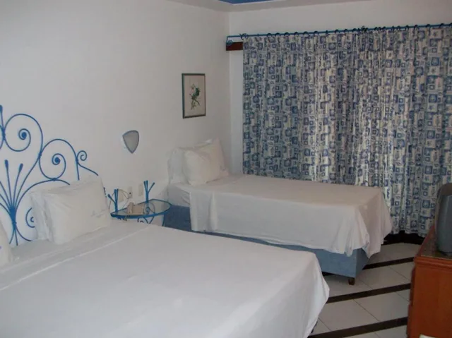 غرفة عائلية بسريرين منفصلين بإطلالة على البحر، Colonna Park Hotel 5/9
