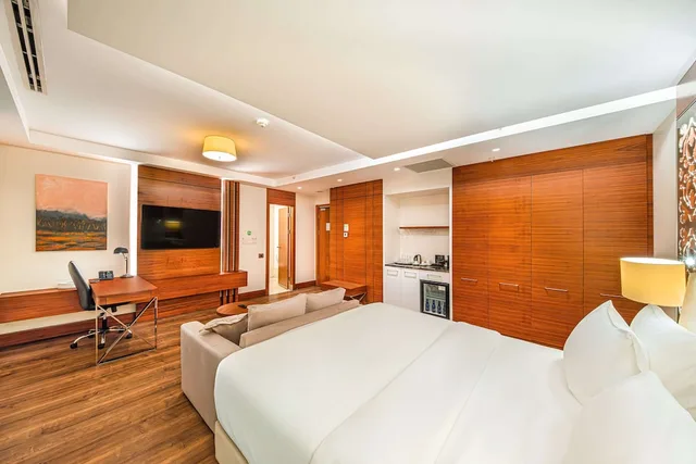 جناح بسرير كينج بحوض جاكوزي للمدخنين، Holiday Inn Ankara - Cukurambar 2/9