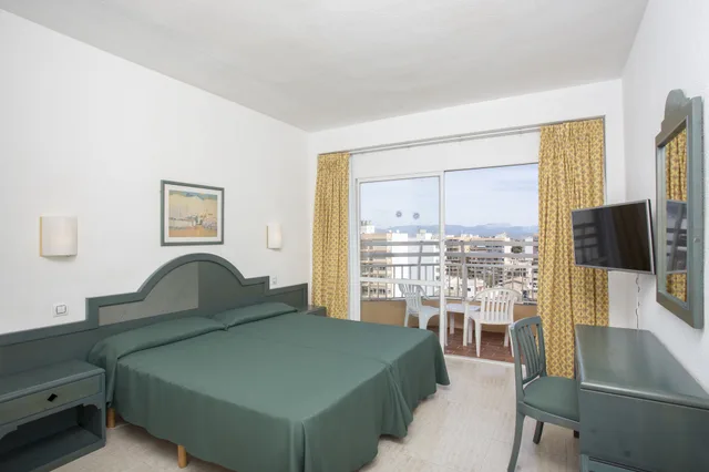Standard, Twin Beds, with Child Extra Bed, Balcony، Tent Bahia De Palma 5/10
