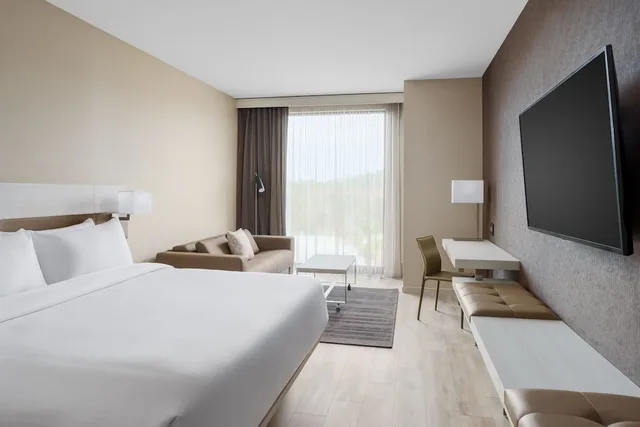 غرفة بسرير كينج لذوي الإعاقة، AC Hotel Jacksonville St Johns Town Center 1/7