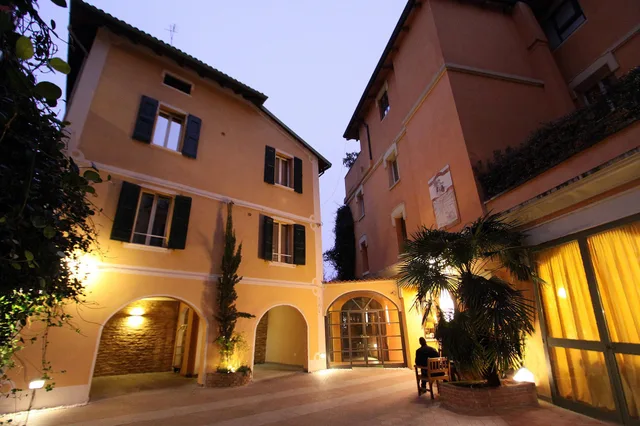 جناح، Il Guercino Hotel 1/1