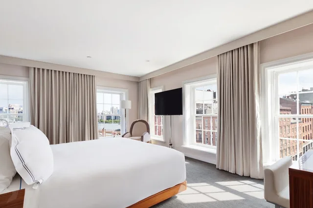 جناح كلاسيكي بسرير كينج بغرفة نوم واحدة لذوي الإعاقة، 33 Hotel, New York City, Seaport 1/2