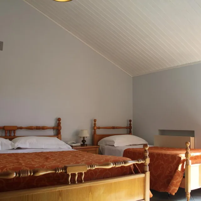غرفة ثلاثية، Hotel Girasole 4/7