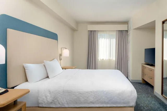 جناح بسرير كوين مع أريكة لذوي الإعاقة، Homewood Suites by Hilton Bonita Springs Naples North 1/9