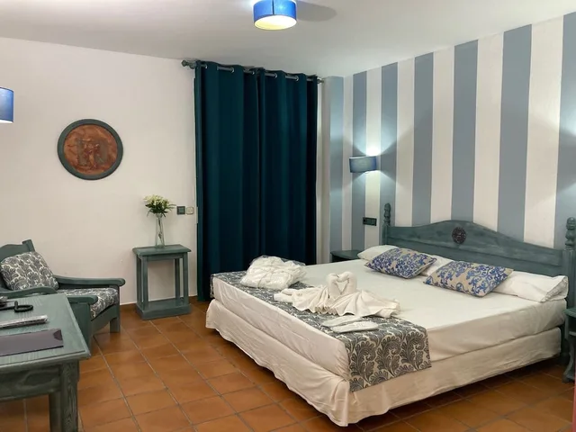 Suite, King Bed, Bathtub, Hotel Almagro 2/4
