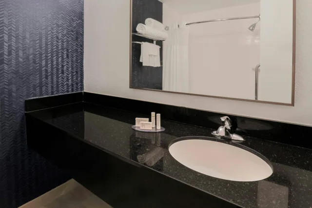 غرفة بسرير كينج، Fairfield Inn & Suites Houston Westchase 3/4