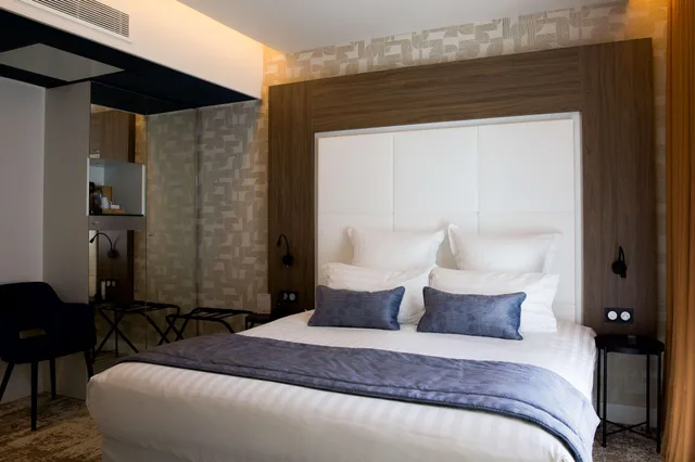 غرفة ديلوكس بسرير كينج، Le Grand Hotel Grenoble, BW Premier Collection 1/5