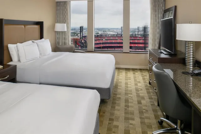 Executive, 2 Queen Beds, Bay View، Hilton St. Louis at the Ballpark 8/10
