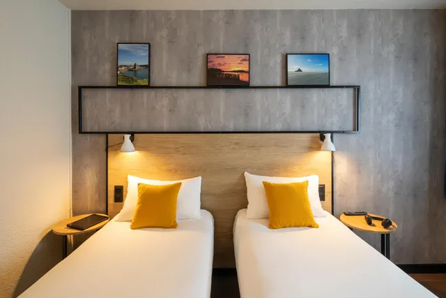 Room, Twin Beds, with Extra Bed, Ibis St Malo La Madeleine 6/10