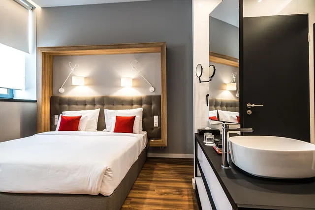 Superior, 1 King and 1 Single Beds, Up Hotel Budapest 5/5