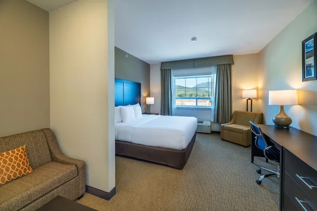 جناح بسرير كينج مع أريكة، Comfort Inn & Suites Terrace 3/5