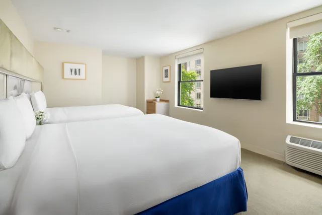 غرفة بسريرين كوين، The Shoreham Hotel 1/4