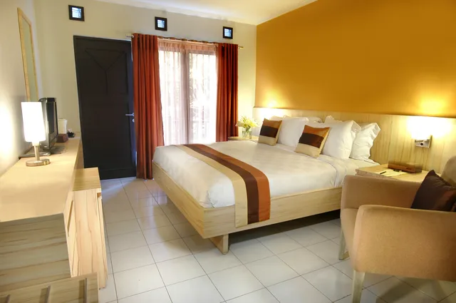 غرفة سوبيريور بسرير مزدوج أو سريرين منفصلين، Palace Hotel Cipanas 2/3