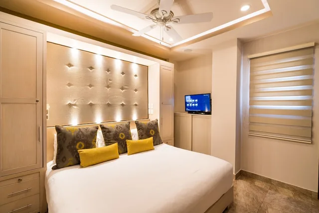 جناح فاخر ركني بسريرين كينج بإطلالة على البحر بغرفتي نوم، Resorts By Pinnacle 220 3/5