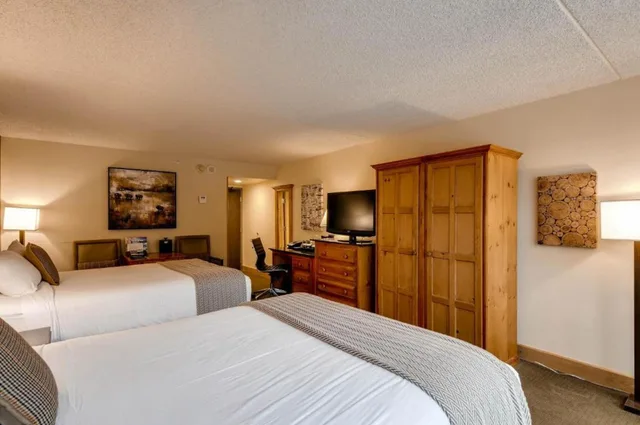 Spa, Lodge, 2 Queen Beds, Pet Friendly, Patio، Keystone Lodge And Spa 2/6