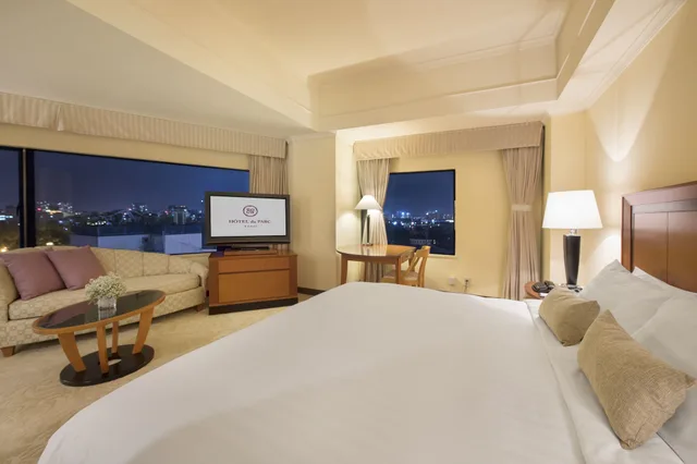 غرفة ديلوكس بسرير كينج بإطلالة على المتنزه، Hotel Du Parc Hanoi 3/7