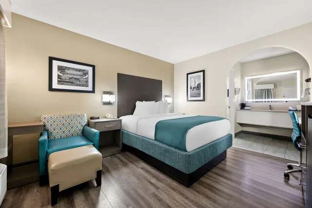 غرفة بسرير كوين، Best Western Catalina Inn 2/3