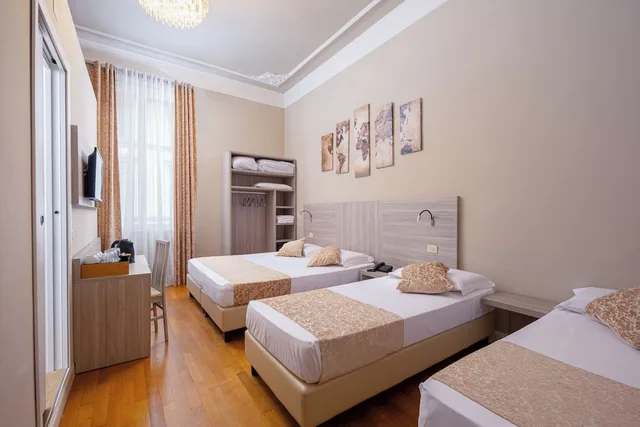 غرفة عائلية بسرير بطابقين وثلاثة أسرّة، LILIUM HOTEL 4/10