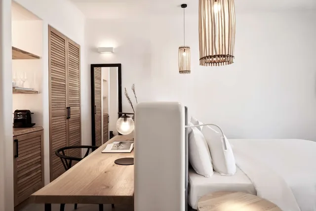 غرفة قياسية بسريرين منفصلين بحوض جاكوزي، Radisson Blu Euphoria Resort 1/6