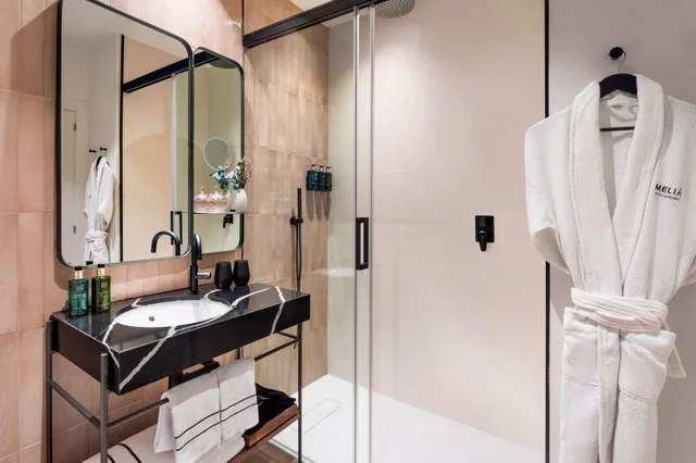 The Level, Premium, Single، Melia Granada 10/10
