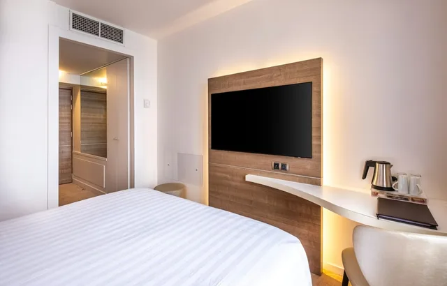 Room, Double or Twin Bed, Sea View, Best Western Premier Hotel Prince De Galles 1/7