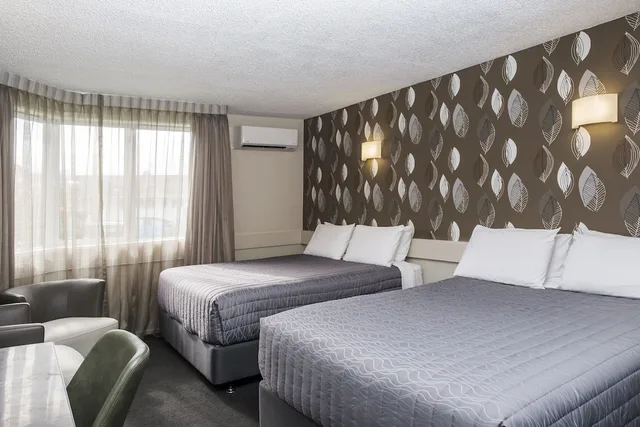 Upgrade, 2 Double Beds، Hotel Elms Christchurch, Ascend Hotel Collection 5/9