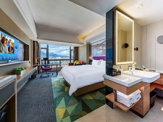 غرفة سوبيريور بسرير كوين، Hampton by Hilton Lijiang Old Town 2/2