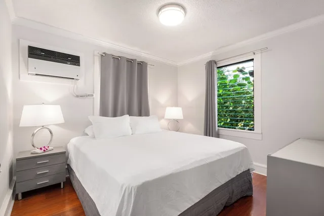 2 Bedrooms, Cottage, King and Twin Beds, Water Front, Kitchenette، Paradise Bay Resort 5/9