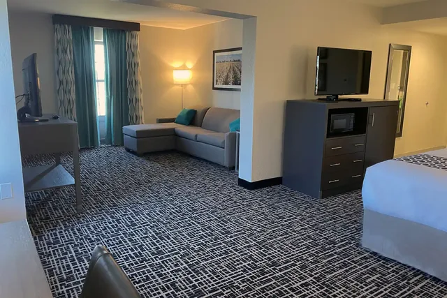 جناح بسرير كينج، La Quinta Inn and Suites by Wyndham Jonesboro 4/5