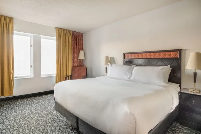 Standard, King Bed, Lelux Hotel 3/7