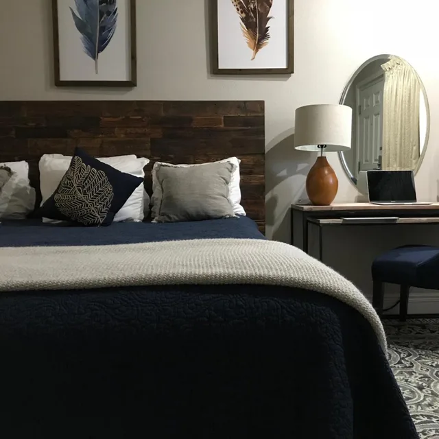 جناح فاخر بجاكوزي، PINEMARK Inn Suites Events 4/8