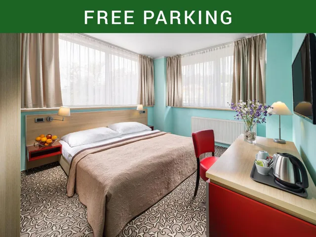 غرفة بسرير كوين، Hotel Michael 2/4