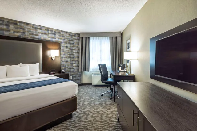 غرفة بسرير كينج لذوي الإعاقة، Comfort Inn Montreal Aeroport 3/7