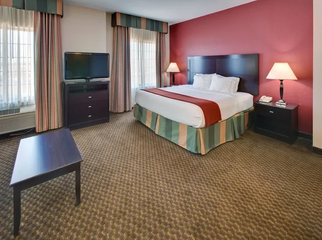Standard, Single Bed, Holiday Inn Express Hotel And Suites Pleasant Prairie Kenosha 2/4