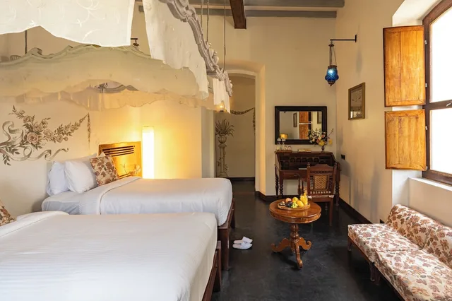 Deluxe, King Bed, Le Duplex 3/10