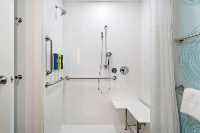 Room, Double Bed, Accessible, Tru By Hilton Cartersville 2/5