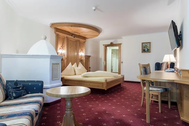 جناح بسرير كوين وسريرين منفصلين بغرفتي نوم، Hotel Alte Post 1/4