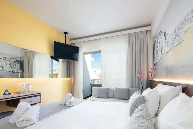 غرفة قياسية بإطلالة على المسبح، Atrium Ambiance Hotel 1/7