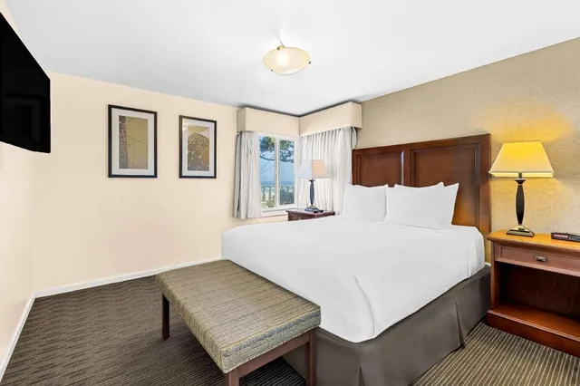 3 Rooms, Cottage, 1 King and 2 Queen Beds, Living Area, Kitchen، Best Western Vista Manor Lodge 3/4