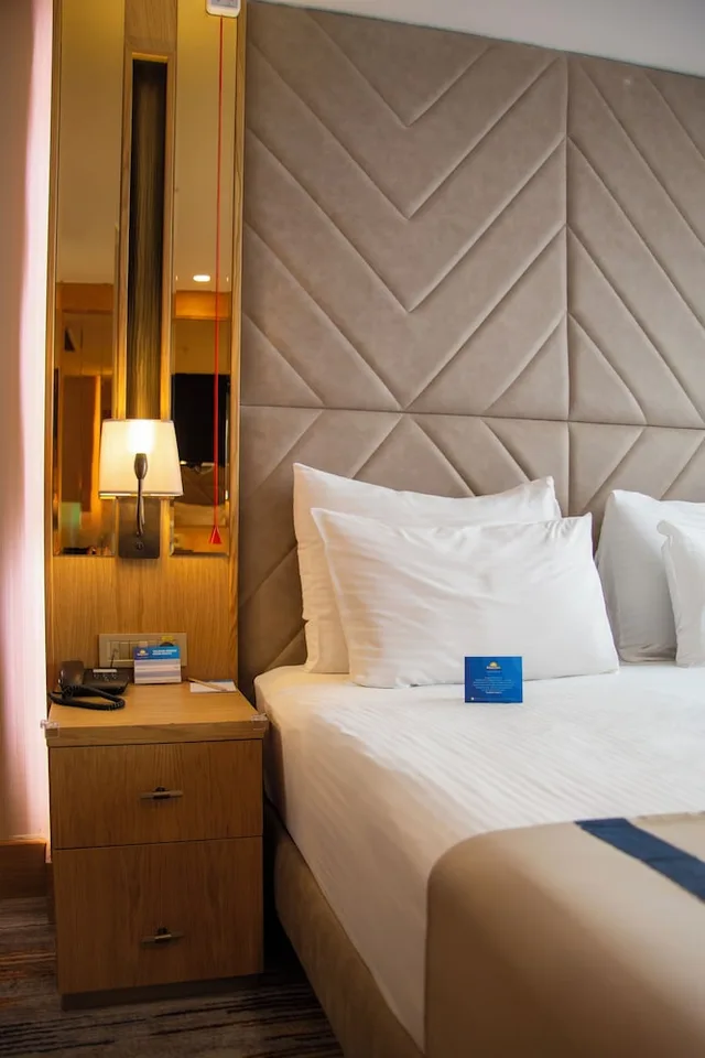 غرفة بسرير كينج لذوي الإعاقة، Days Inn by Wyndham Istanbul Bomonti 2/6