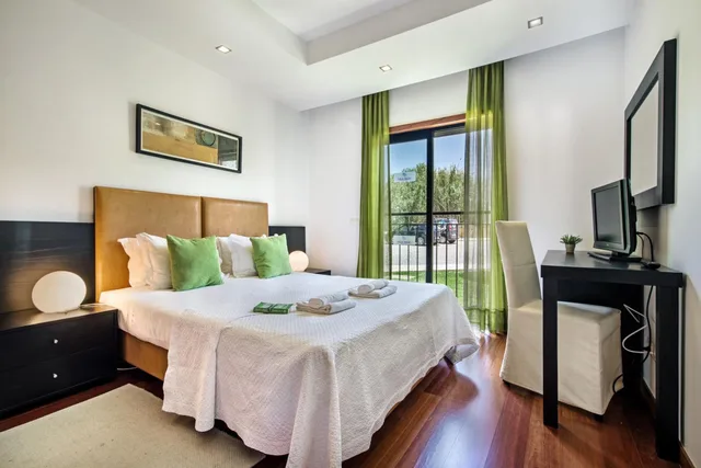 2 Bedrooms, Apartment, Double and Twin Beds, Pool Side، Baia da Luz Resort 2/3