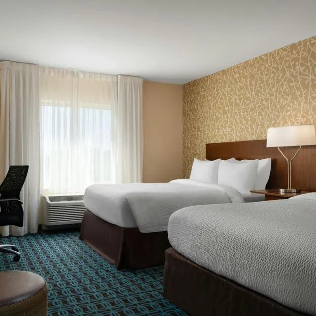 غرفة بسرير كوين، Fairfield Inn Suites London 3/10