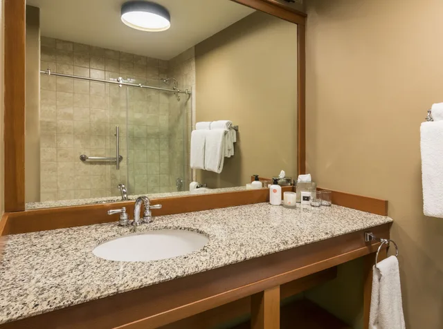 غرفة بريميير بسرير كينج، Skamania Lodge - Destination Hotels & Resorts 6/8