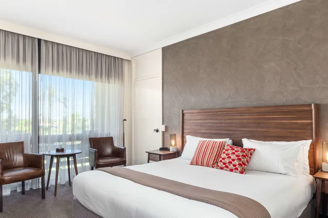 غرفة تنفيذية بسرير كينج، Quality Inn Dubbo International 1/4